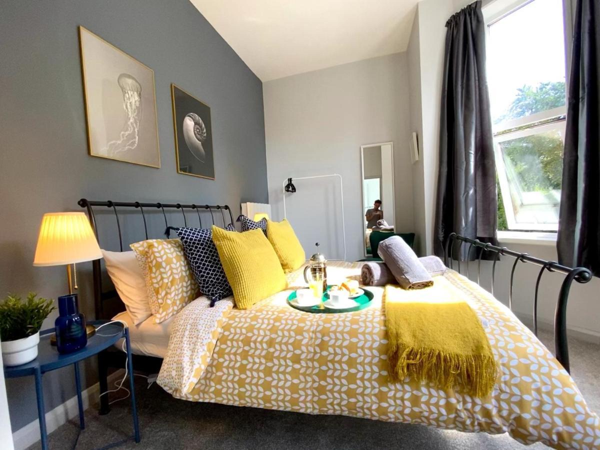 Trendy Stylish Apartment! - 5 Minute Walk To The Best Beach! - Great Location - Parking - Fast Wifi - Smart Tv - Newly Decorated - Sleeps Up To 6! Close To Bournemouth & Poole Town Centre & Sandbanks Eksteriør billede