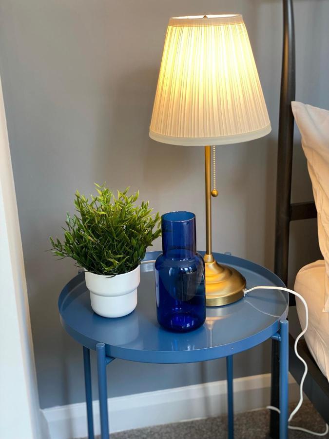 Trendy Stylish Apartment! - 5 Minute Walk To The Best Beach! - Great Location - Parking - Fast Wifi - Smart Tv - Newly Decorated - Sleeps Up To 6! Close To Bournemouth & Poole Town Centre & Sandbanks Eksteriør billede